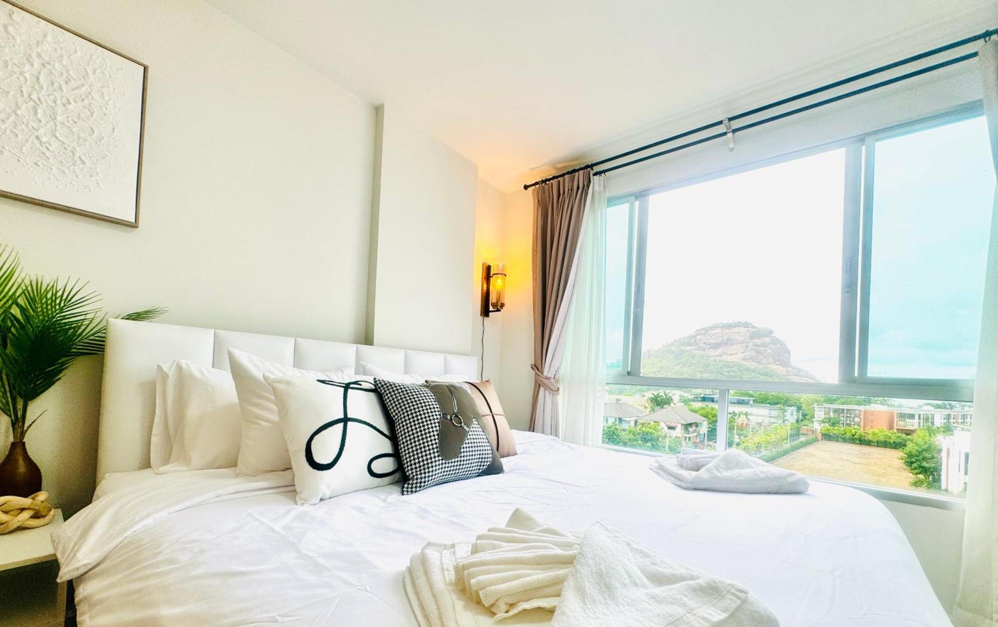 Sea&Mountain View,5 Mins Walk To Famous Beach With King Size Bed Хуахін Екстер'єр фото